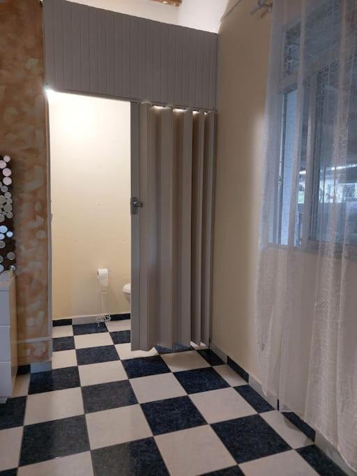 La Petite Maison, Spacieuse, Avec Jardin / Parking サント・ローズ エクステリア 写真