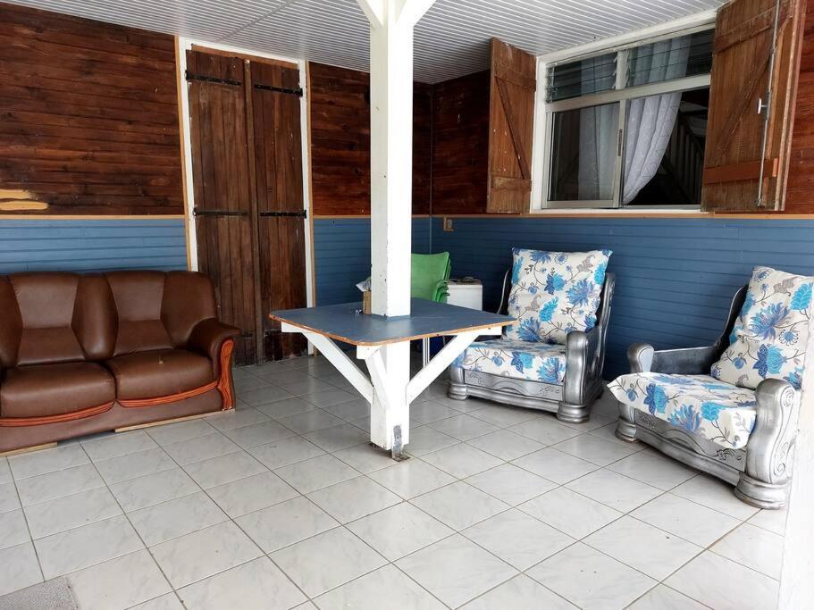 La Petite Maison, Spacieuse, Avec Jardin / Parking サント・ローズ エクステリア 写真